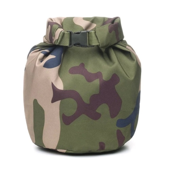 ROVERLUND Out of Office Kibble Storage Bag in Camouflage New with tags! - Picture 6 of 6